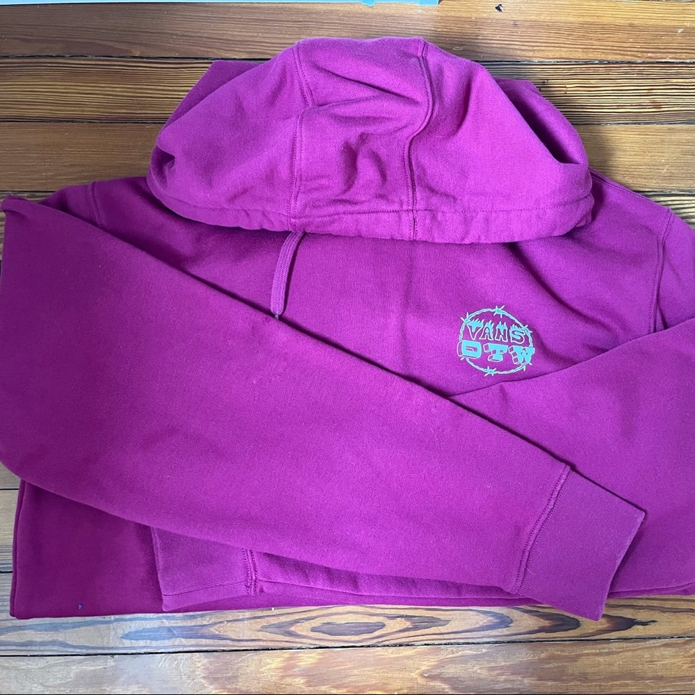 vans “off the wall” hoodie